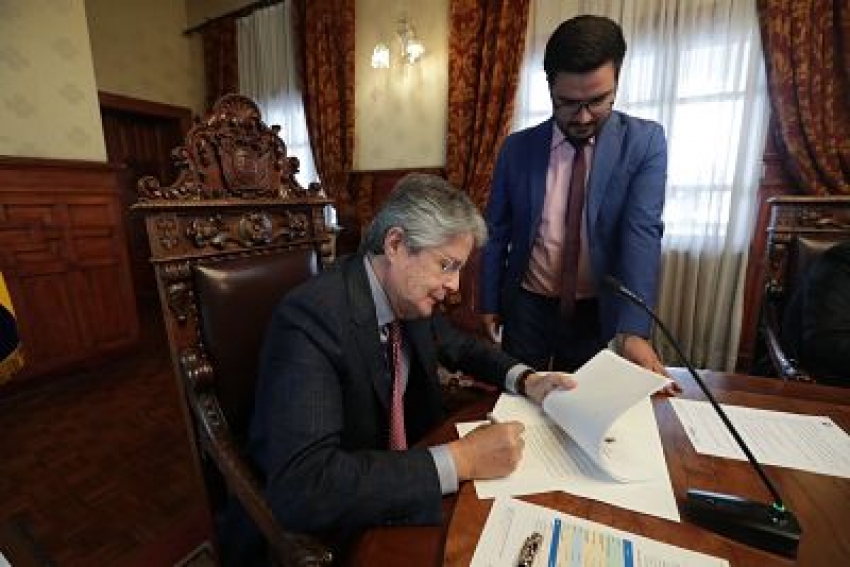 Lasso firmó nuevo Reglamento de la Ley de Hidrocarburos