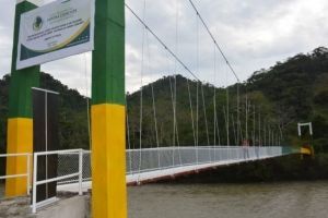 Conchay recibi&oacute; un puente de estructura met&aacute;lica