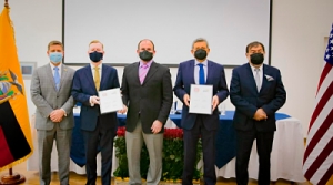 Celec firma memor&aacute;ndum con ingenieros de EE.UU. por erosi&oacute;n de r&iacute;o Coca