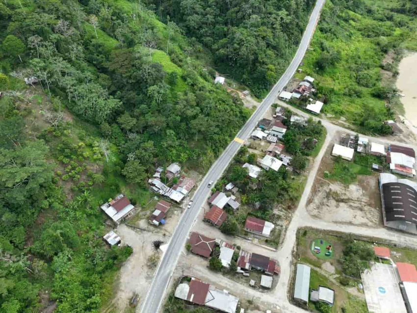 Prefectura entregó el proyecto vial de Paquisha hacia Conguime