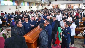 Con honores, la Municipalidad despidi&oacute; al exalcalde &Aacute;ngel Erreyes Quezada