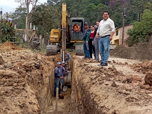 Avanzan trabajos para asfalto del segundo tramo en la calle Amazonas en Chinchipe
