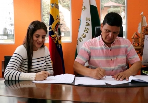 Firma de convenio en beneficio de los adultos mayores