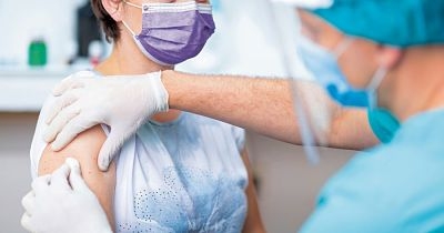 Tercera dosis es urgente para adultos en Estados Unidos