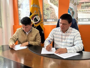 Estudiantes de Cusuntza se benefician con servicio de transporte