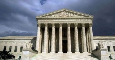 J&oacute;venes migrantes amparados por Corte Suprema de EEUU