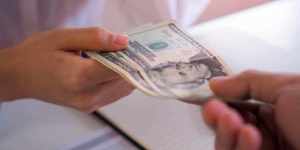 Gobierno pag&oacute; USD 242 millones pendientes a los gobiernos aut&oacute;nomos descentralizados