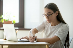 Senescyt habilita gu&iacute;a de estudio para rendir la prueba Transformar, de acceso a la universidad