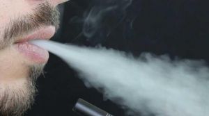 Tabacos y derivados podr&iacute;an actuar como transmisores del covid-19