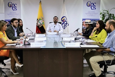 TCE destituye a cuatro vocales del Cpccs y suspende sus derechos pol&iacute;ticos