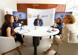 El presidente, su esposa y su grupo de apoyo fueron vacunados, inform&oacute; la Secretar&iacute;a de la Presidencia