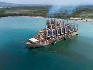 Gobierno busca contratar nueva barcaza para enfrentar crisis energ&eacute;tica en Ecuador