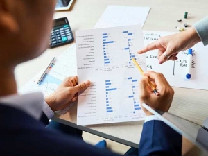 CNE aprueba 12 encuestadoras para realizar pron&oacute;sticos en la consulta popular y refer&eacute;ndum