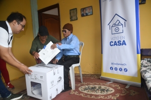 Inici&oacute; la Segunda Vuelta Electoral con el sufragio de Voto en Casa en Zamora Chinchipe