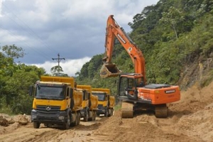 Nueva maquinaria se integra al proyecto vial Yacuambi