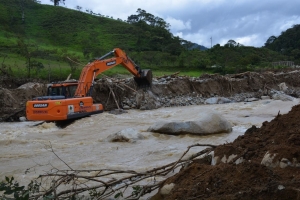 Prefectura atiende emergencia vial en Timbara