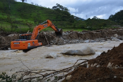Prefectura atiende emergencia vial en Timbara