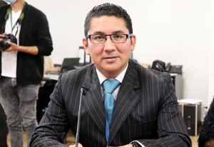 Diego Esparza plantea observaciones  a Ley de Educaci&oacute;n Superior
