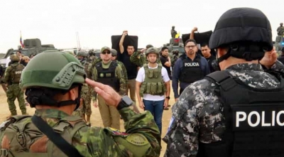 Noboa elimina art&iacute;culos de subordinaci&oacute;n de la Polic&iacute;a en reglamento de la Ley de Defensa Nacional