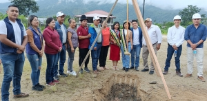 Inicia construcci&oacute;n de una cancha de uso m&uacute;ltiple en el barrio Piuntza