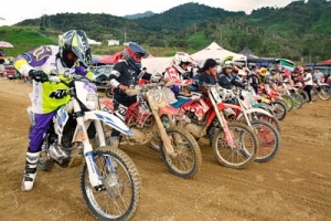 Se realiz&oacute; competencia de Moto Cross en el Cant&oacute;n Yacuambi
